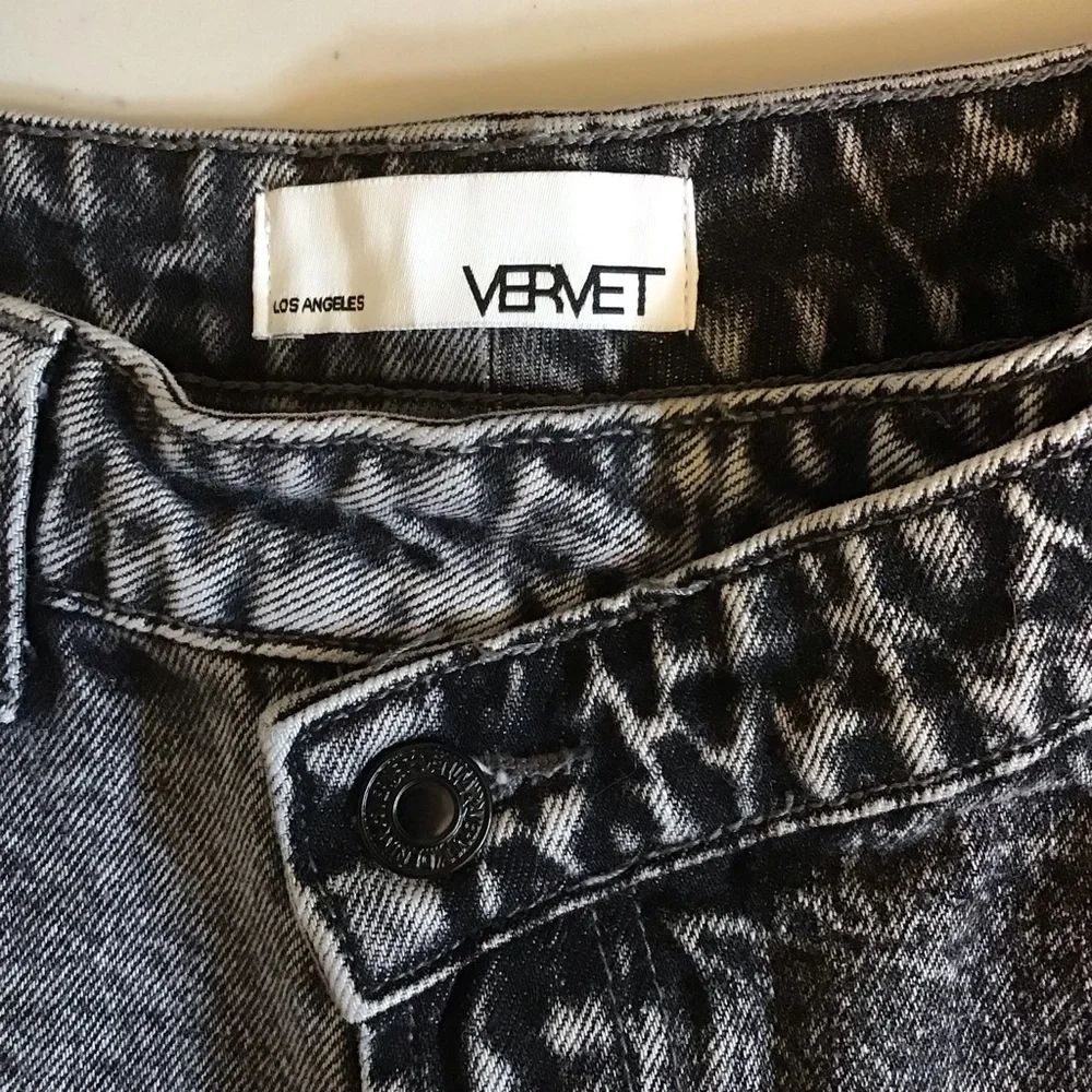 Vervet Med High Rise Crossover Denim Shorts Black Acid Wash Women’s Distressed